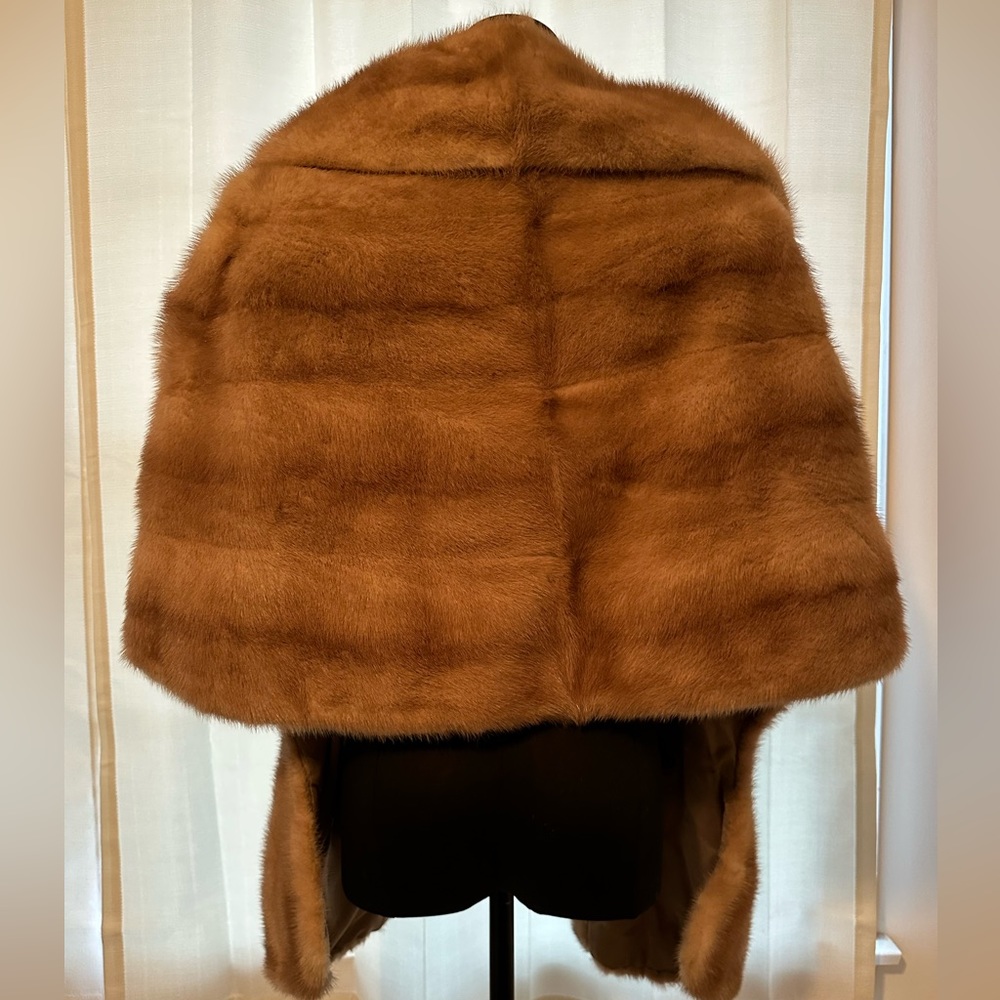 *SOLD* Vintage Pastel Mink Fur Stole with a Shawl Collar - Picture 3 of 11